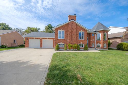 615 Lynden Cres, Kincardine, ON, N2Z3A9 | Card Image