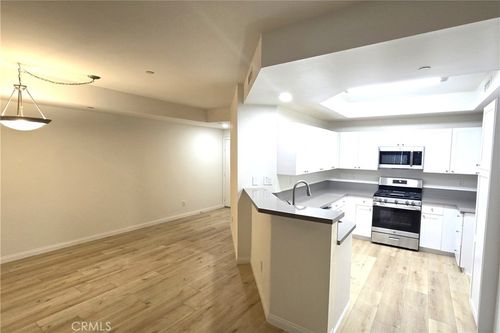 108-7551 Jordan, Canoga Park, CA, 91303 | Card Image