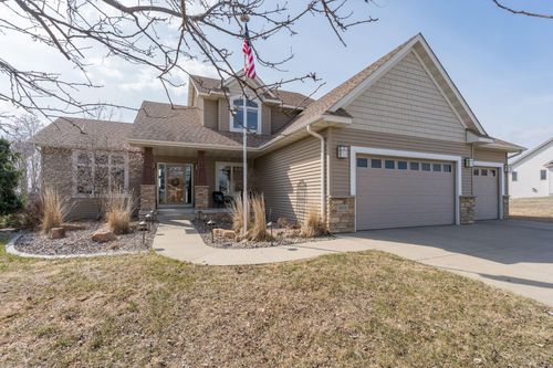 313 Cedar Trail Dr, Le Sueur, MN, 56058-2450 | Card Image