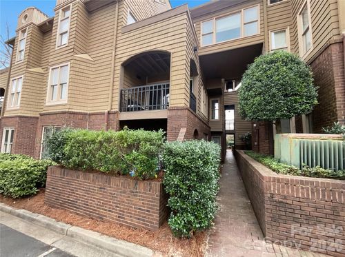 33-1101 E Morehead St, Charlotte, NC, 28204-2851 | Card Image