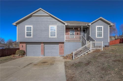18404 E Blackhawk Trl, Independence, MO, 64056-3230 | Card Image