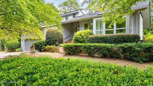 145 Turtle Point Rd, Pinehurst, NC, 28374-9522 | Card Image