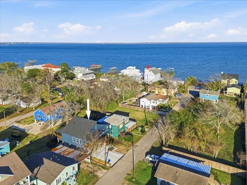 214 S Y St, La Porte, TX, 77571-6659 | Card Image