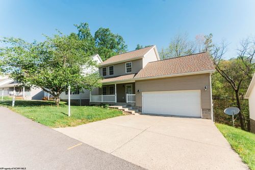 90 Antietam Dr, Morgantown, WV, 26508-9005 | Card Image