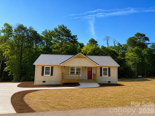 2033 Bailey Dr, Hickory, NC, 28601 | Card Image