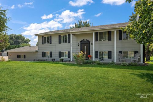 2305 E Locust Ln, Nampa, ID, 83686-8502 | Card Image