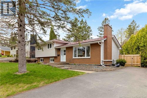 460 Dufferin St, Fredericton, NB, E3B3A7 | Card Image