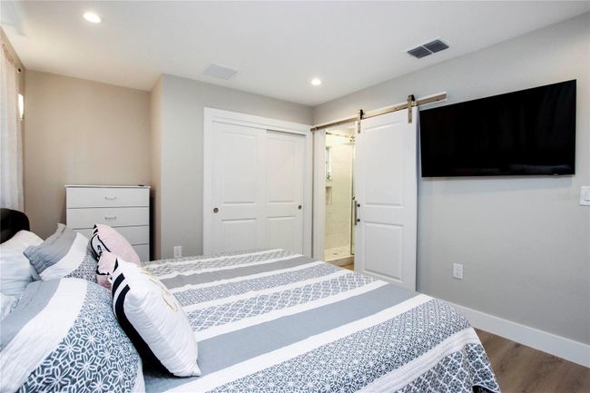 1057 Blue Heron Dr, House other with 2 bedrooms, 3 bathrooms and null parking in Sanibel FL | Image 42