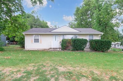 View of front of property featuring a front yard | Image 2