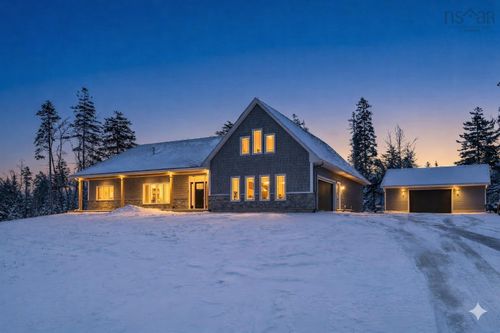 502 High Rd, Fall River, NS, B2T1Z6 | Card Image
