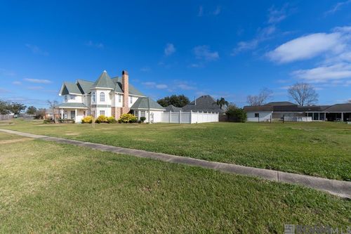 1784 Bay Tree St, Lutcher, LA, 70071-5608 | Card Image