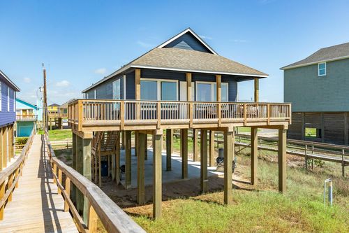 4835 Bluewater Dr, Surfside Beach, TX, 77541-1001 | Card Image