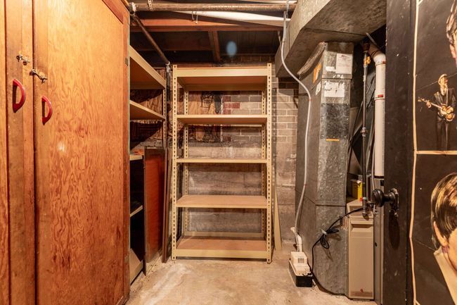 692 Blue Mountain St, House other with 3 bedrooms, 1 bathrooms and 6 parking in Coquitlam BC | Image 25