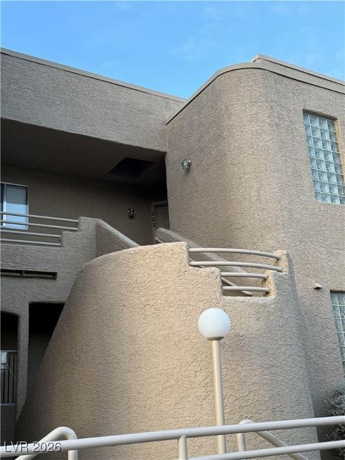 apt-202-2200 Highpointe Dr, Laughlin, NV, 89029-1120 | Card Image