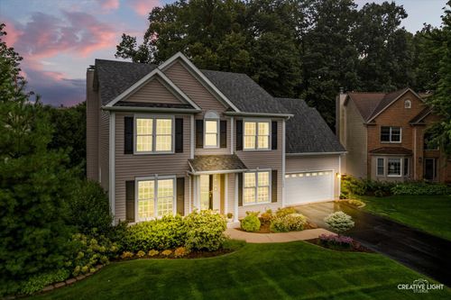 105 Sharon Ct, North Aurora, IL, 60542-9070 | Card Image