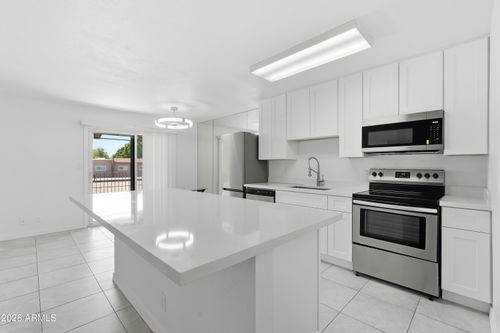 unit-g7-5525 E Thomas Rd, Phoenix, AZ, 85018-8159 | Card Image
