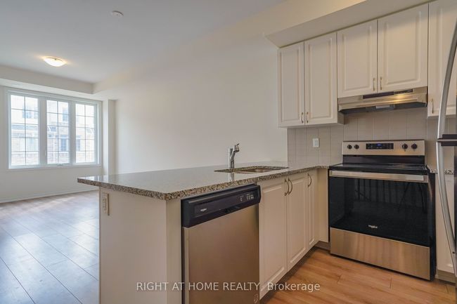 2559 Mojave Path, Condo with 5 bedrooms, 3 bathrooms and 2 parking in Oshawa ON | Image 9