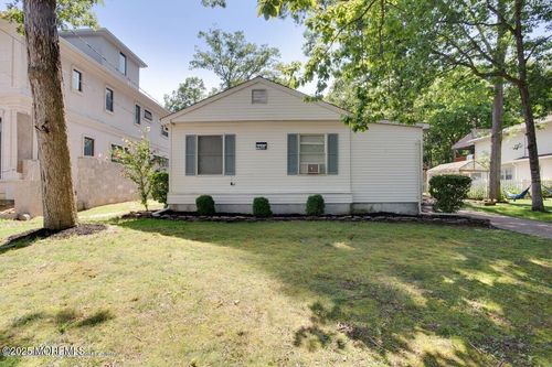 138 Shady Lane Dr, Lakewood, NJ, 08701-2351 | Card Image