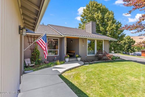 508 Senter Pl, Selah, WA, 98942-9311 | Card Image