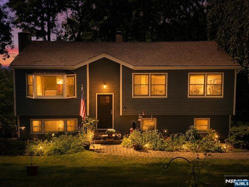 11 Hillsdale Drive, Sussex, NJ, 07461 | Card Image