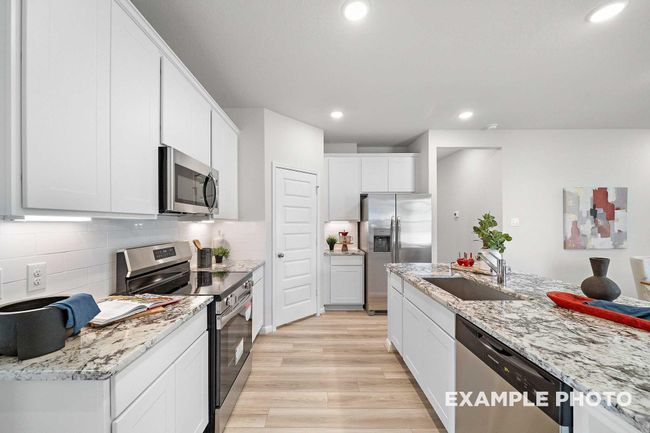 108 W Canopy Crossing Cir, House other with 5 bedrooms, 3 bathrooms and 2 parking in Conroe TX | Image 9