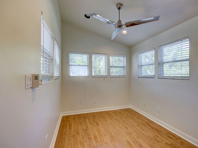 2 - 400 E 33 Rd St, Condo with 3 bedrooms, 3 bathrooms and 2 parking in Austin TX | Image 30