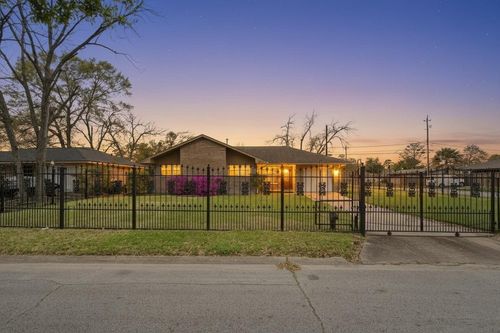 10229 Royal Oaks Dr, Houston, TX, 77016-3338 | Card Image