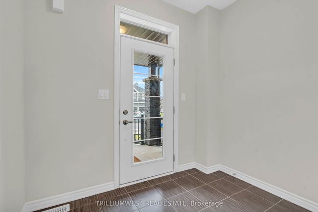 377 Dolman St, House attached with 3 bedrooms, 3 bathrooms and 2 parking in Breslau ON | Image 5