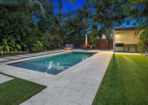 443 Ne 71st St, Miami, FL, 33138-5013 | Card Image