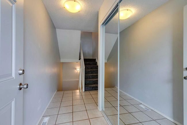 84 - 200 Shawnessy Dr Sw, Townhouse with 2 bedrooms, 2 bathrooms and 1 parking in Calgary AB | Image 4