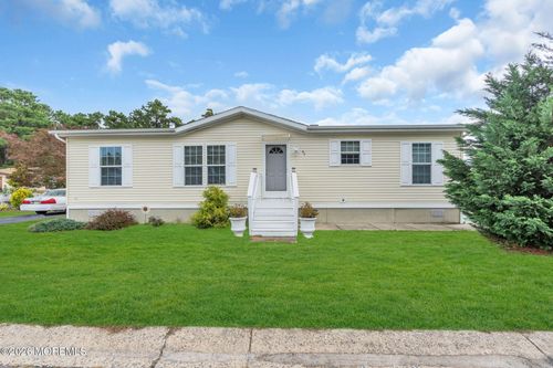 47 Kingfisher Way, Whiting, NJ, 08759 | Card Image