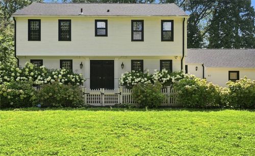 67 Love Ln, Warwick, RI, 02886-8525 | Card Image