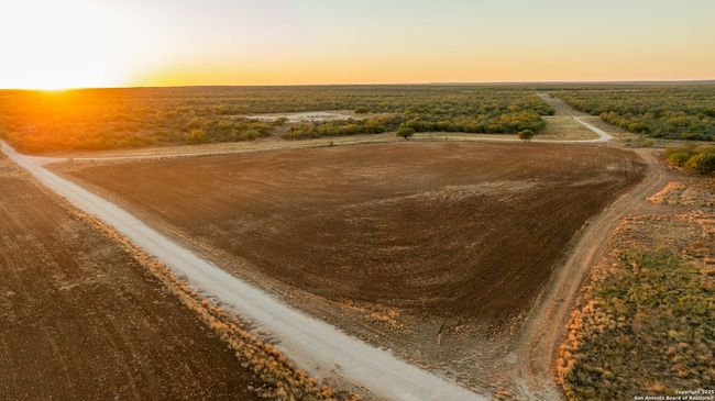 9239 Fm 133, Home with 7 bedrooms, 7 bathrooms and null parking in Cotulla TX | Image 65