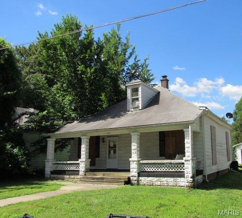 6024 W B St, Belleville, IL, 62223-3917 | Card Image