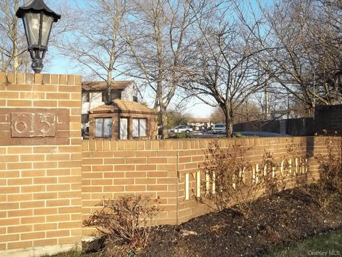 apt-83-615 Broadway, Amityville, NY, 11701-2143 | Card Image