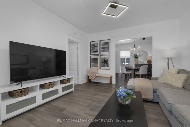 7 Napier St, House other with 3 bedrooms, 1 bathrooms and 7 parking in Barrie ON | Image 8