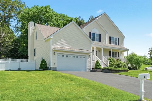 4 Olympic Village Dr, Methuen, MA, 01844-4157 | Card Image