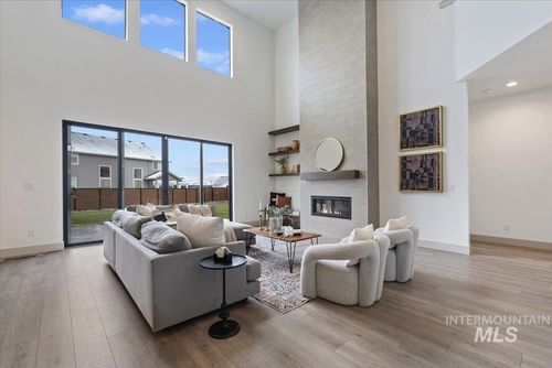 rainier-8603 W Happy Day Dr, Meridian, ID, 83646-1733 | Card Image