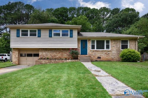 319 Forrest Park Ct Nw, Huntsville, AL, 35806-1873 | Card Image