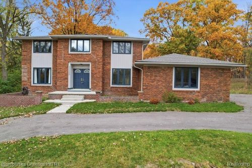 23460 Coventry Woods Ln, Southfield, MI, 48034-5167 | Card Image