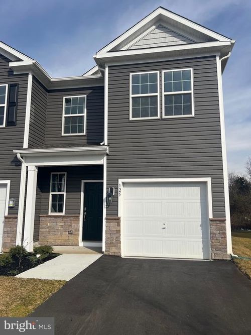 125 Mazzeo Dr, Glassboro, NJ, 08028-2675 | Card Image