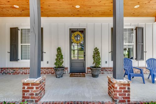 150 Pine Ridge Cir, Brandon, MS, 39047-7514 | Card Image