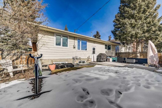 7383 Silver Springs Road Nw, Home with 5 bedrooms, 2 bathrooms and 4 parking in Calgary AB | Image 38