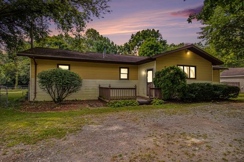 1943 Terminal Rd, Niles, MI, 49120-1245 | Card Image