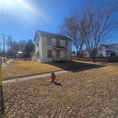 201 W Second St, LEAF RIVER, IL, 61047-9778 | Card Image