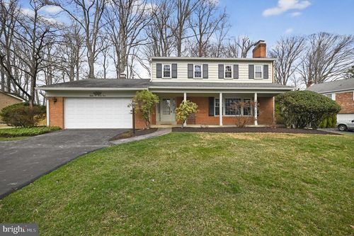 8624 Redwood Dr, Vienna, VA, 22180-6826 | Card Image