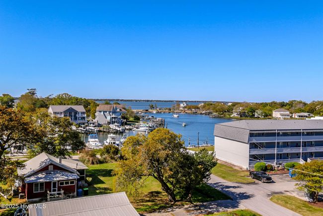 UNIT-402 - 4425 Arendell St, Condo with 3 bedrooms, 3 bathrooms and null parking in Morehead City NC | Image 15