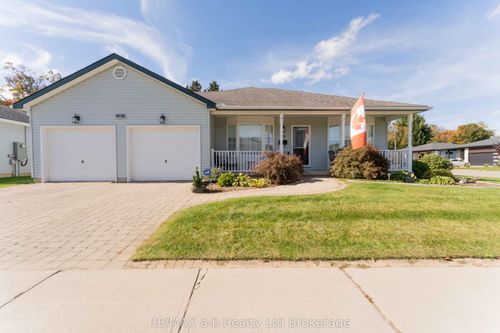 {{alt}} | Card Image