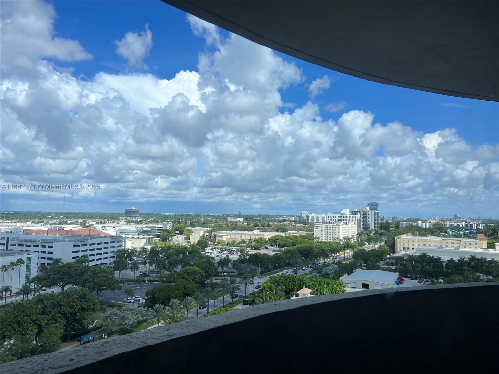 Residential in Aventura 3