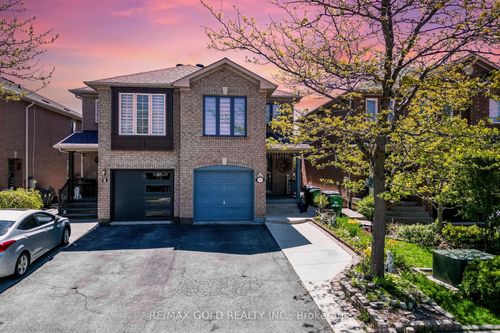 7 Roadmaster Lane, Brampton, ON, L7A3A9 | Card Image